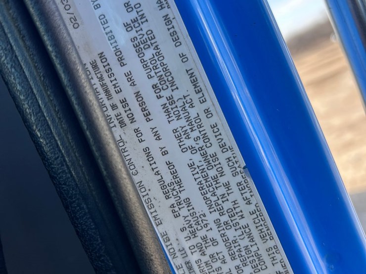 #1680-•-2003-freightliner-day-cab-truck-tractor-image-76