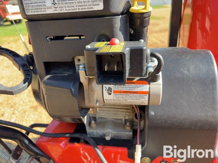 ariens-deluxe-28-snow-blower-image-18