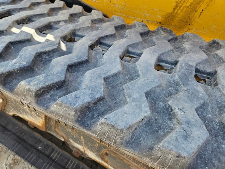 deere-331g-image-16