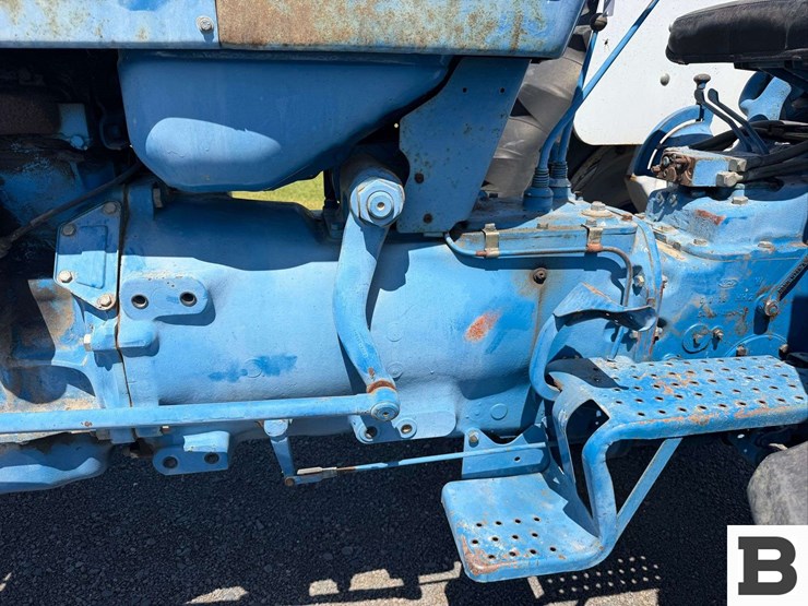 ford-tractor-image-9