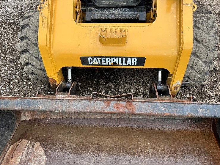 2008-caterpillar-246c-image-11