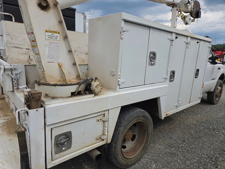 2001-ford-f550-image-26