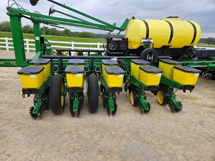 john-deere-7200-image-77