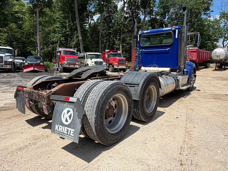 #1507-•-peterbilt-day-cab-truck-tractor-image-5