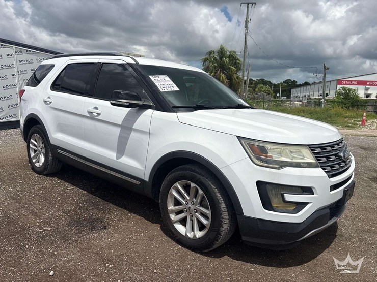 2017-ford-explorer-image-2