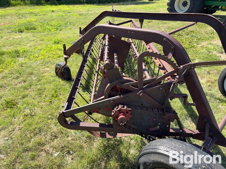 international-side-delivery-rake-image-14