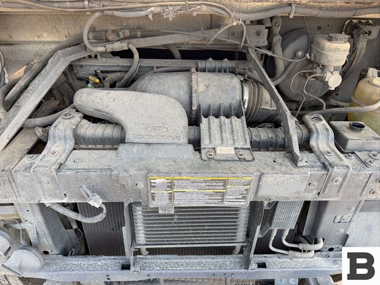2001-ford-e350-image-28
