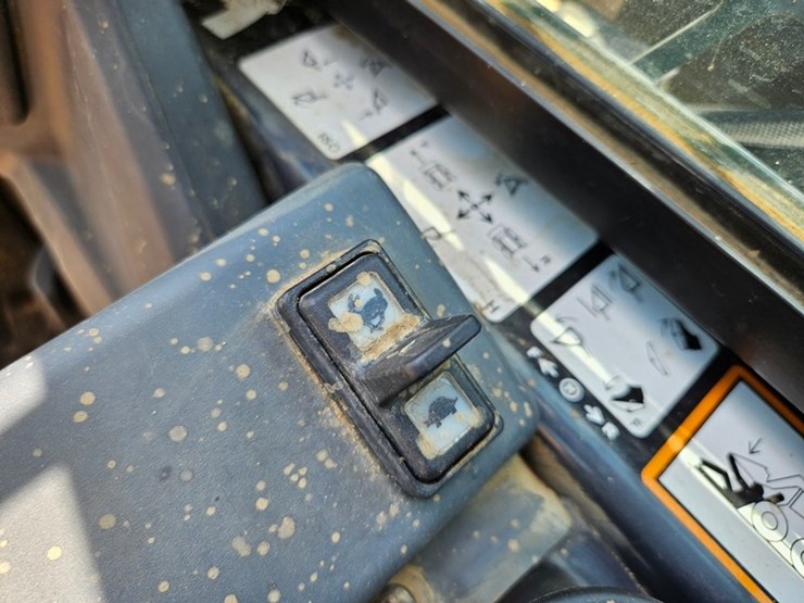 deere-325g-image-27