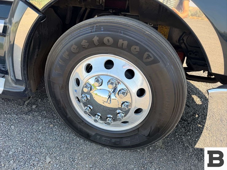 2016-kenworth-t680-image-16