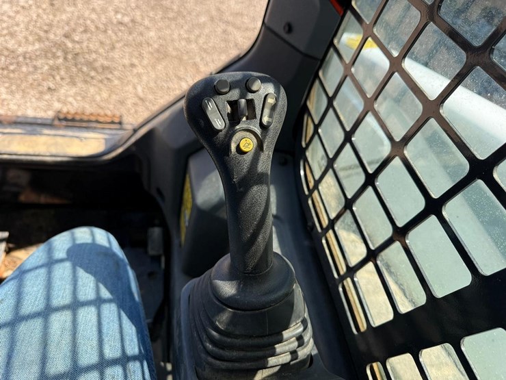2022-bobcat-t76-image-20
