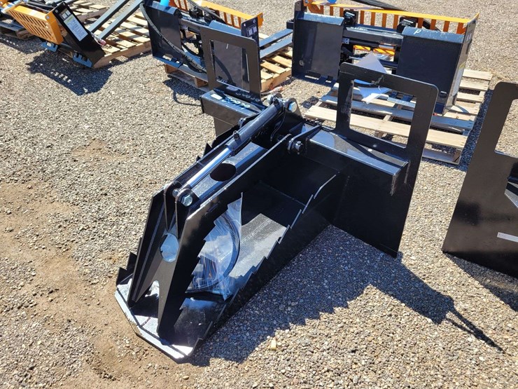 skid-steer-spade-grapple-image-2