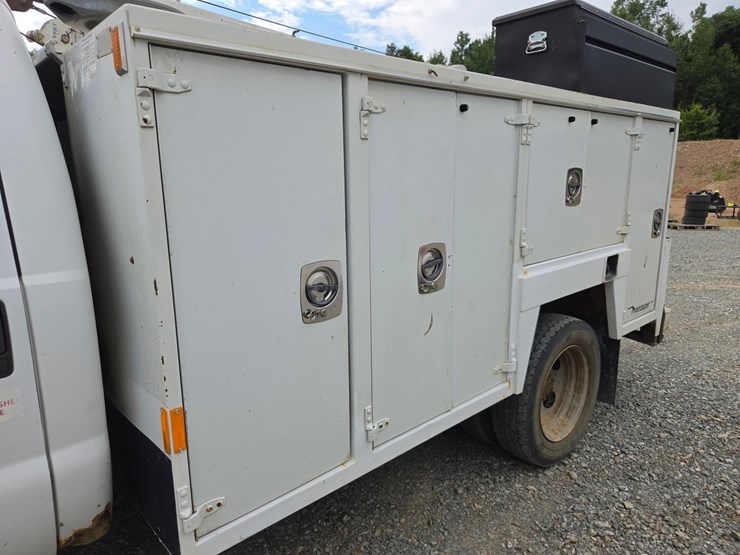 2001-ford-f550-image-19