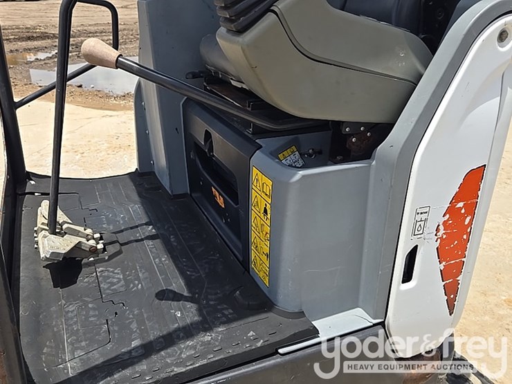 2019-bobcat-e20-image-35
