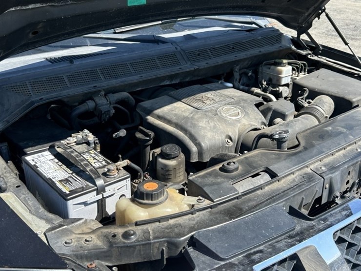 2012-nissan-titan-image-40