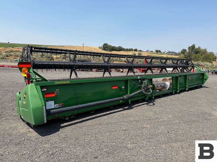 2019-john-deere-635f-image-2