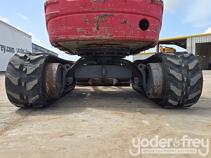 2017-takeuchi-tb210r-image-18