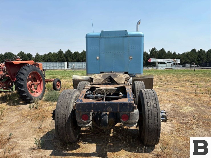 1990-peterbilt-378-image-5