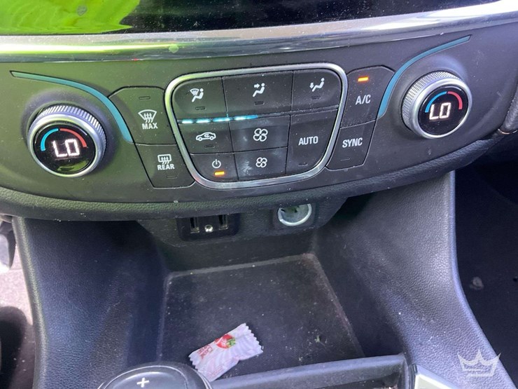 2018-chevrolet-traverse-image-16
