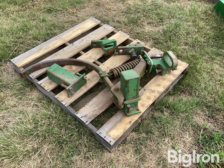 john-deere-various-tractor/tillage-parts-pallet-image-3