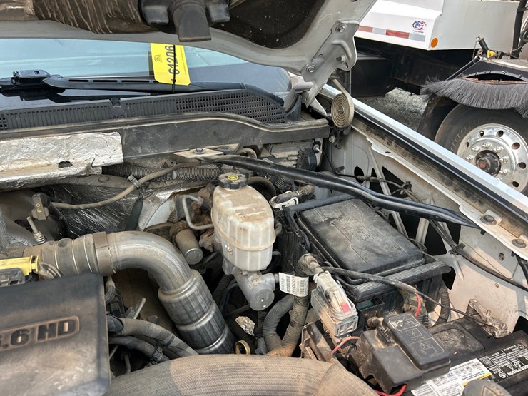 2019-chevrolet-silverado-3500hd-image-34