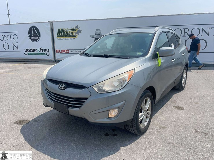 2010-hyundai-tucson-image-1