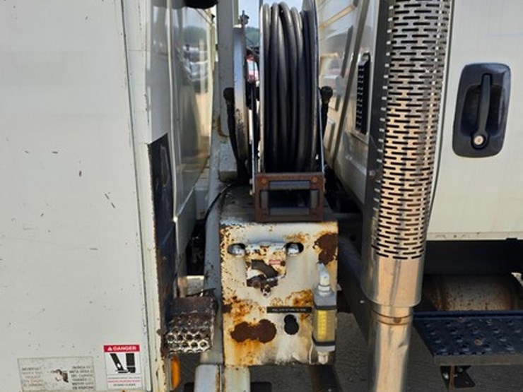 2009-international-durastar-4400-image-13