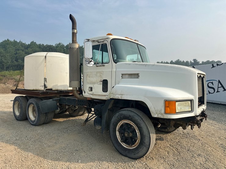 1992-mack-ch613-image-7