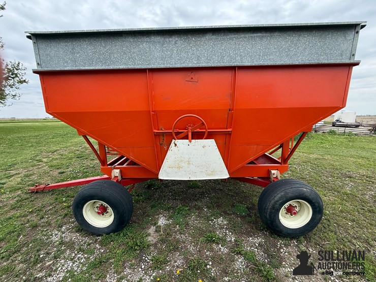 e-z-trail-275-bushel-gravity-wagon-image-8