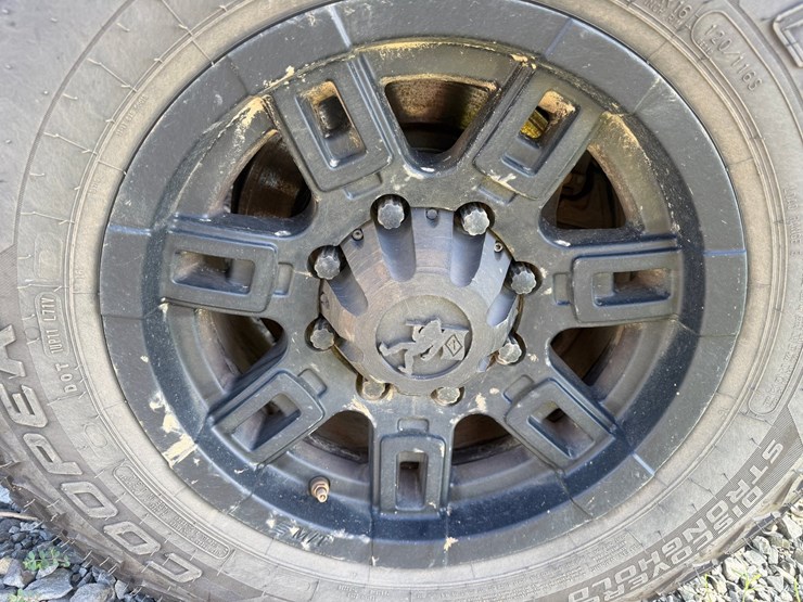 2013-ford-e350-image-2
