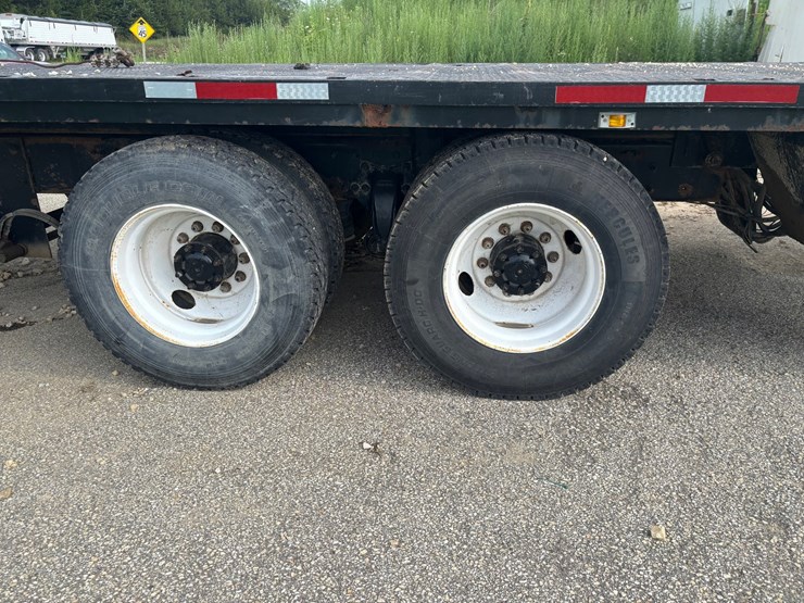 1999-freightliner-fl80-image-102