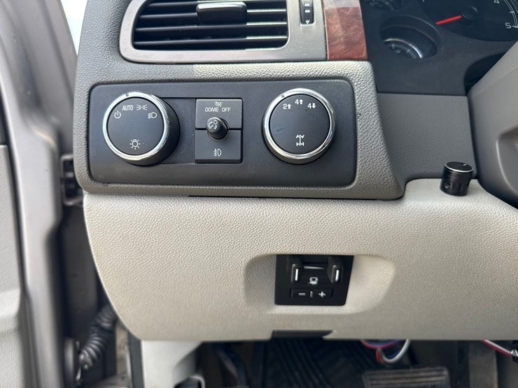 2008-chevrolet-3500hd-image-41