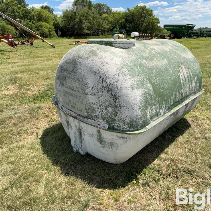 Pleasure Products 1000-Gal Fiberglass Water Tank