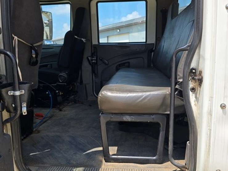 2009-international-durastar-4400-image-24