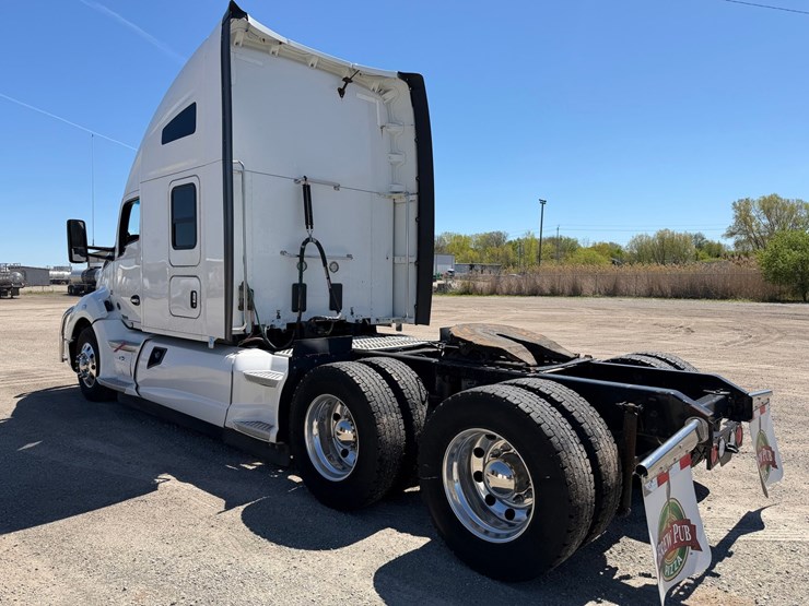 2018-kenworth-t680-image-3