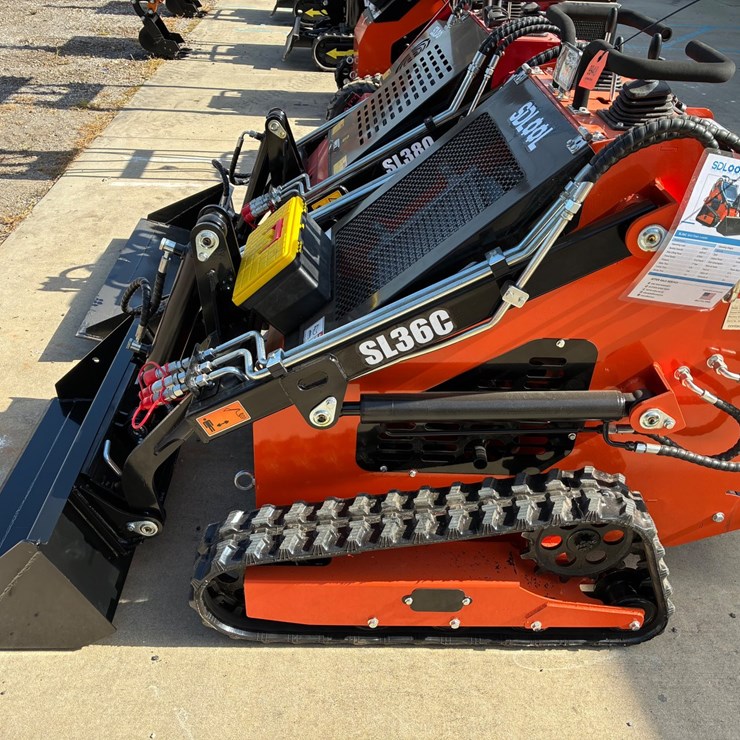 #9948 • Skid steer loader