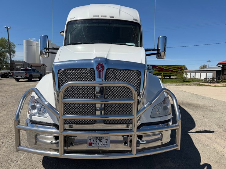 2018-kenworth-t680-image-8