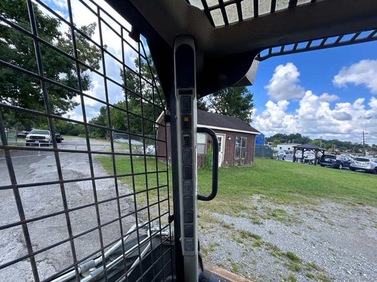 2017-new-holland-c227-image-24