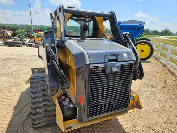 deere-331g-image-21
