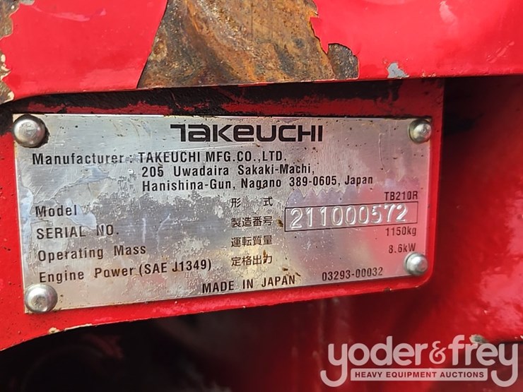 2017-takeuchi-tb210r-image-39