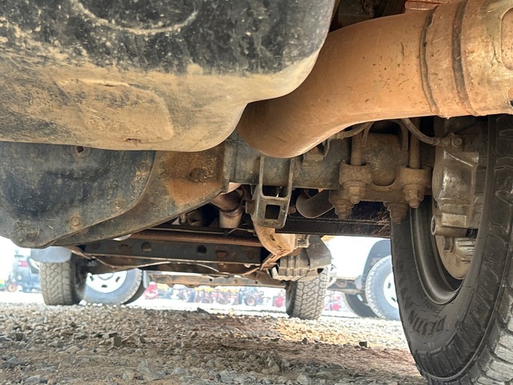 2019-chevrolet-silverado-3500hd-image-23