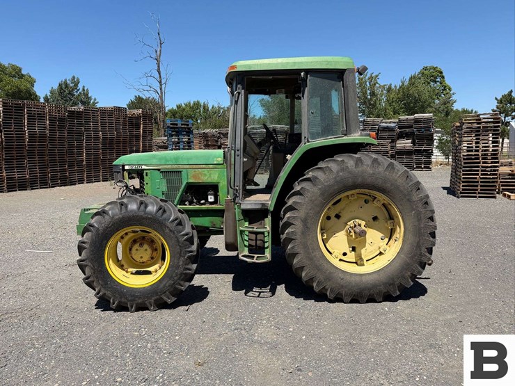 john-deere-6210-image-2