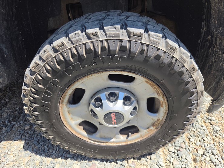 2011-chevrolet-2500-image-56