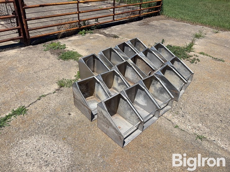 12”-stainless-steel-hog-feeders-image-3