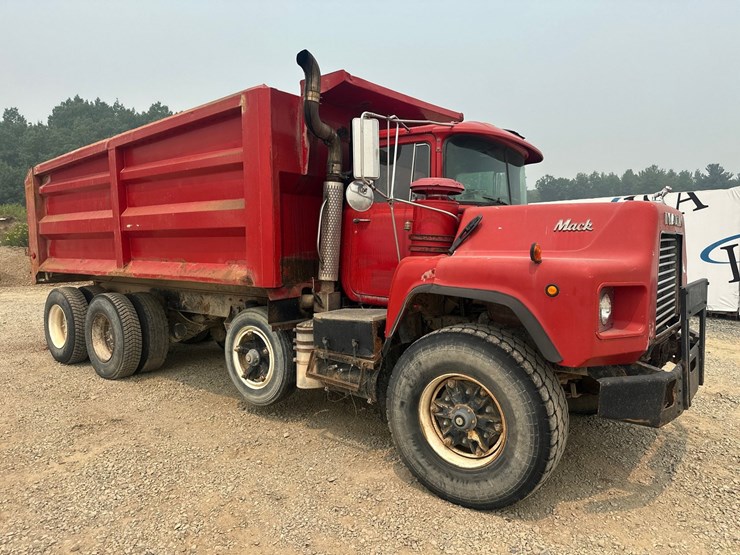 1997-mack-dm688s-image-7