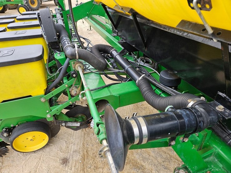 john-deere-7200-image-66