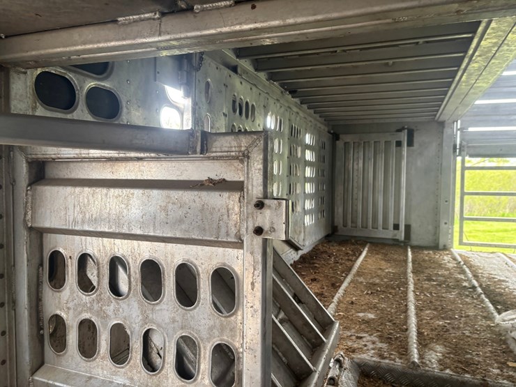 #2150-•-2017-barrett-53'-cattle-semi-trailer-image-63