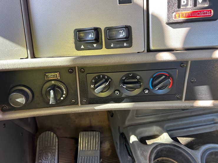 2018-kenworth-t270-image-98
