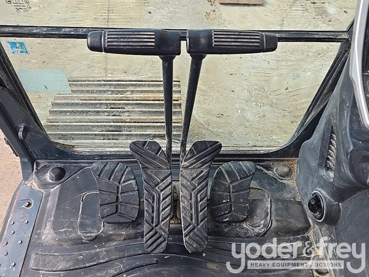 hyundai-hx260l-image-76