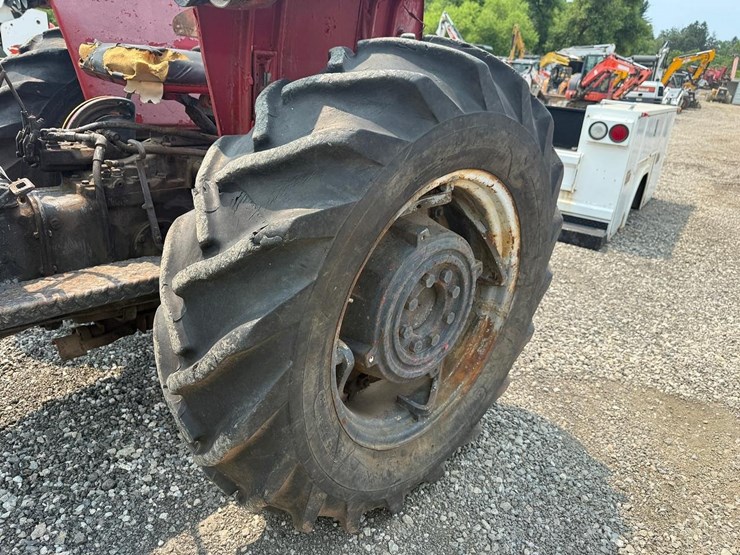 massey-ferguson-165-image-11