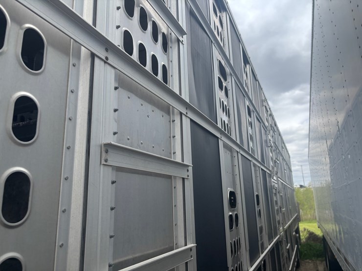 #2150-•-2017-barrett-53'-cattle-semi-trailer-image-19